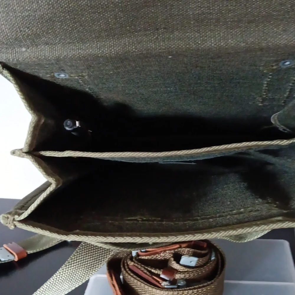 Vintage canvas army bag with extra strap